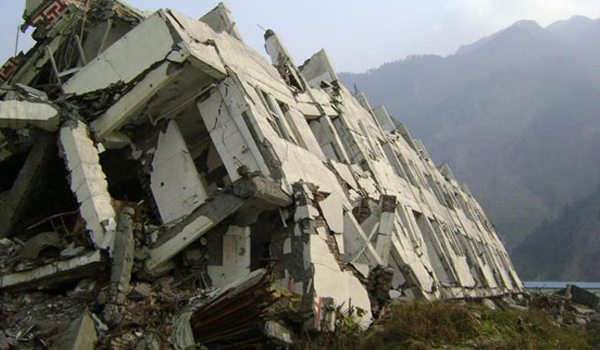 地震后的汶川滿目倉夷