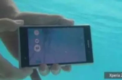 索尼XPERIA Z1 防水測試